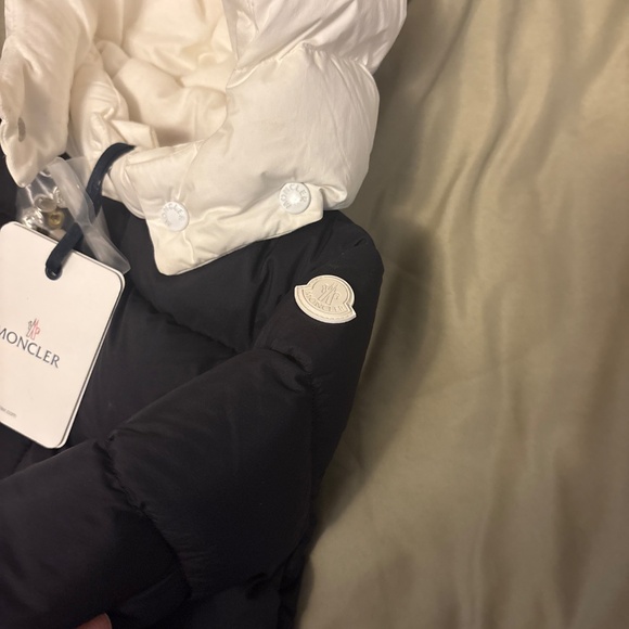 Moncler snow suit - Picture 4 of 7